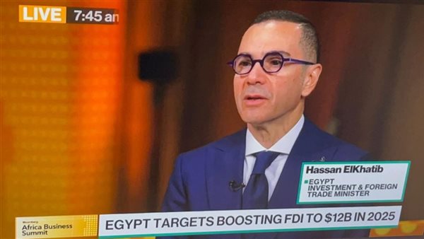 خلال المقابلة