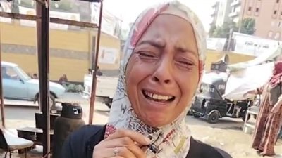 مصابة بالسرطان.. بائعة خضار على رصيف في المنوفية: 