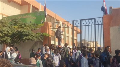 وكيل تعليم القليوبية يكشف ملابسات منع طلاب من دخول مدرسة الشهيد عادل رجائي بالعبور