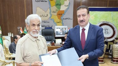 محافظ المنوفية يسلم دفعة جديدة من عقود تقنين أوضاع أراضي أملاك الدولة 