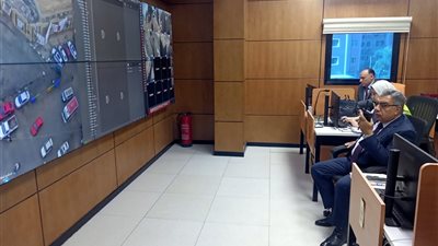 محافظ الدقهلية يتفقد مركز الطوارئ ويؤكد: لا تراخي في خدمة المواطنين