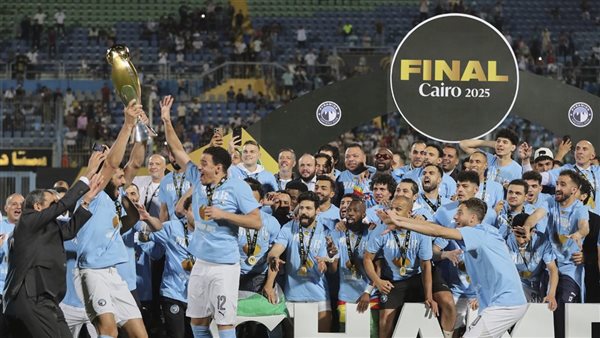 نادي بيراميدز بطل