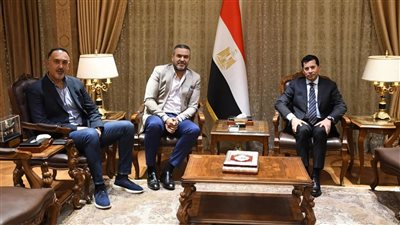 وزير الرياضة يلتقي رئيس مكتب الـNBA بمصر