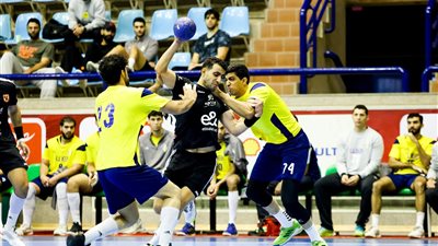 الأهلي يهزم طلائع الجيش في دوري المحترفين لكرة اليد.. والزمالك يواصل الانتصارات