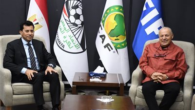كواليس جلسة وزير الرياضة لاحتواء أزمة حسام حسن في حضور أبو ريدة