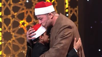 عمره 12 عاما| لجنة التحكيم تشيد بالمتسابق محمد القلاجي.. ووكيل لجنة مراجعة المصحف يعلن تبنيه