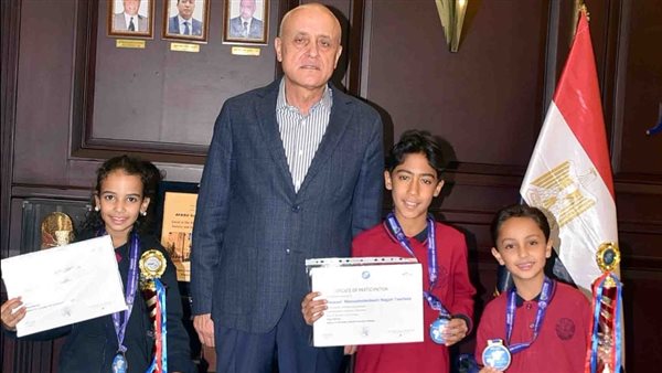 محافظ الأقصر يستقبل