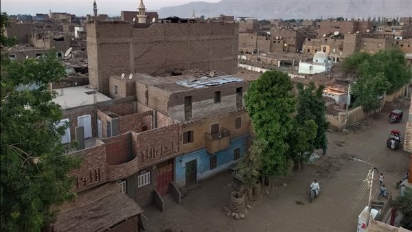 قرية طفنيس بإسنا