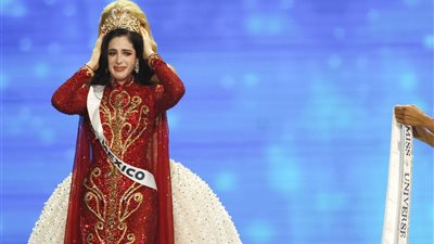 من هي فاطمة بوش ملكة جمال الكون 2025؟