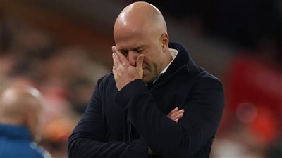 بسبب الهزائم المتتالية.. كواليس اعتذار سلوت عن استلام جائزة الأفضل في البريميرليج