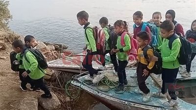 أهالي الجزيرة المستجدة بسوهاج يستغيثون: نحتاج عبّارة تنقذ أولادنا قبل وقوع كارثة| صور