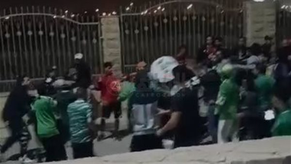 اشتباكات بين جماهير