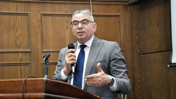 عميد تجارة عين شمس