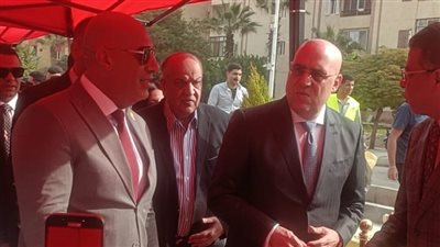 عاصم الجزار رئيس حزب الجبهة الوطنية يدلي بصوته في انتخابات النواب 