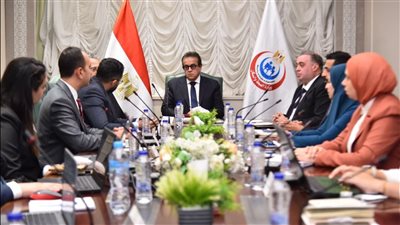وزير الصحة يبحث إطلاق المنصة الموحدة للمبادرات الرئاسية الصحية