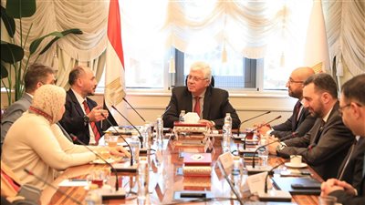  وزير التعليم العالي يبحث مع 