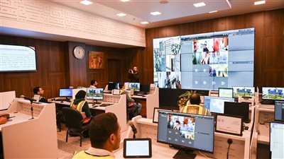 محافظ جنوب سيناء يتابع سير العملية الانتخابية من داخل مركز الشبكة الوطنية بطور سيناء