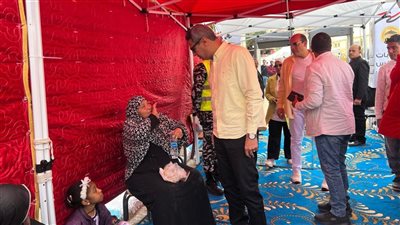 محافظ السويس يجري جولة تفقدية لمتابعة انتخابات مجلس النواب