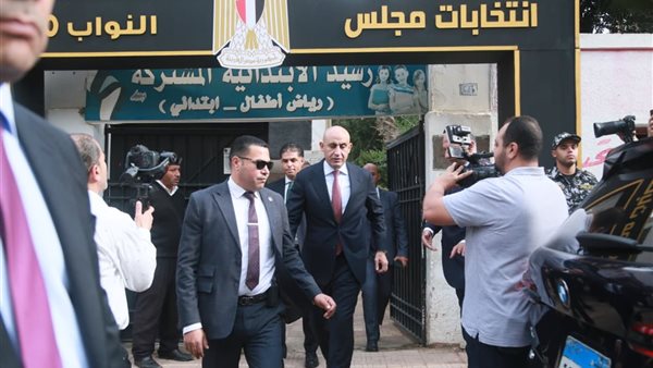 وزير التعليم يدلي