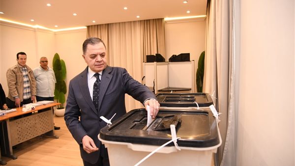 وزير الداخلية يدلى