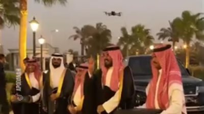 مطلية بالذهب.. رجل أعمال سعودي يهدي صديقه المصري قطعة نادرة من كسوة الكعبة 