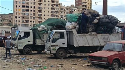 رفع 85 طن مخلفات متراكمة بأرض فضاء في منطقة باكوس بالإسكندرية