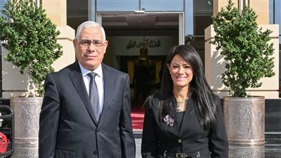 النيابة العامة تستقبل وزيرة التخطيط لتسليم مركبات خدمة ذكية متنقلة 