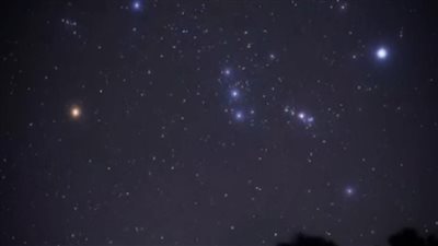 حزام الجبار.. نجوم لامعة تزين سماء الوطن العربي ليلًا