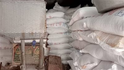 ضبط 2.5 طن ملح طعام و260 علبة سجائر مجهولة المصدر خلال حملات تموينية بالقليوبية