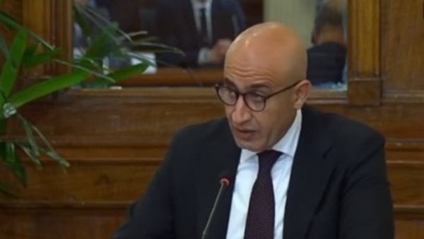 محمد عبد اللطيف وزير