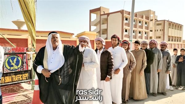 الناخبين يواصلون