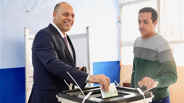 وزير العمل أثناء