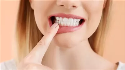 علماء يكتشفون طريقة محتملة لإصلاح مينا الأسنان باستخدام بروتين الشعر