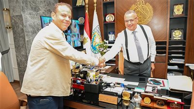 محافظ جنوب سيناء يكرم منظمي احتفالية 'زامنا' ويعلن عن تنظيمها سنويًا مع بداية الموسم الشتوي | صور