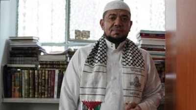 بسبب دعمه لفلسطين.. انقسام واسع حول قرار طرد الإمام المصري محمد شاهين من إيطاليا