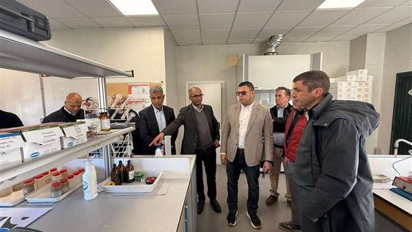 جانب من زيارة وزير