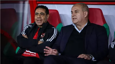  السفير المصري يحضر مران الأهلي في المغرب قبل مباراة الجيش الملكي