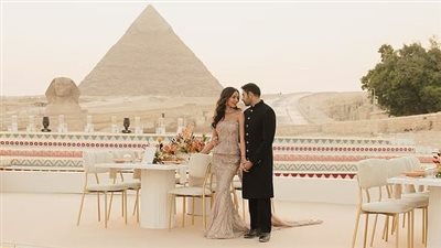 حفل زفاف عند أهرامات الجيزة يتصدر عناوين الصحف البريطانية.. ما القصة؟