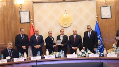 وزير التعليم العالي يكرم الجامعات الفائزة بمسابقة أفضل جامعة صديقة للبيئة للعام الجامعي 2024-25