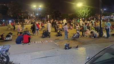 15 جنيهًا للربع ساعة.. إقبال كبير من الأطفال على ألعاب الاسكيت والدراجات بأسوان