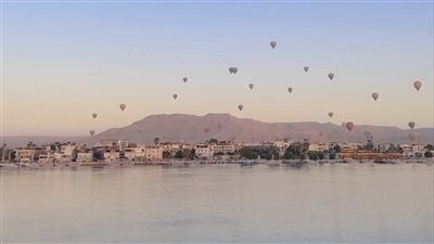 تقل 1500 سائح.. انطلاق 72 رحلة بالون طائر بالأقصر مع بداية الأسبوع في انتعاشة قوية للموسم الشتوي