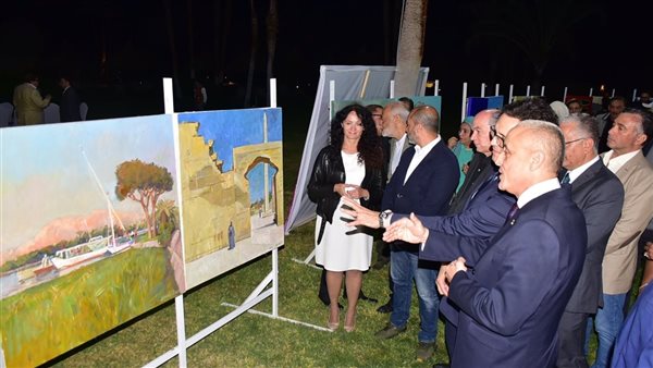 محافظ الأقصر ووزير