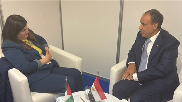 وزير الخارجية ونظيرته