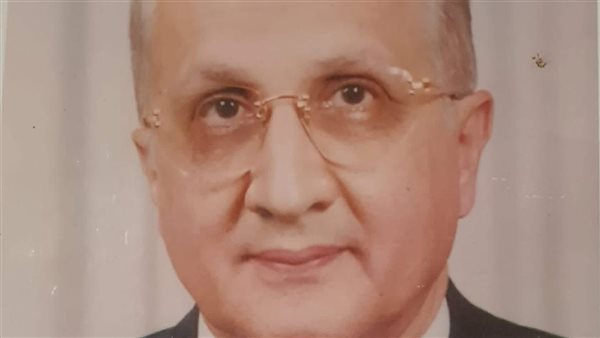 الدكتور عمرو منسي