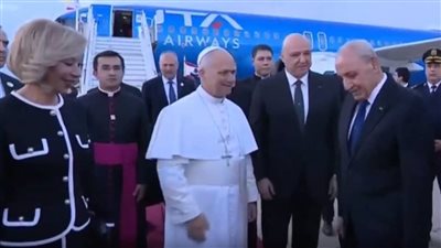 تزامنًا مع زيارة بابا الفاتيكان.. إسرائيل تطلق قنابل ضوئية على جنوب لبنان