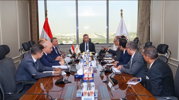 وزير التموين خلال