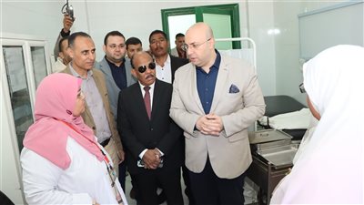 محافظ بني سويف يتفقد جودة الخدمات الصحية بوحدة الشوبك ويطمئن على انتظام العمل