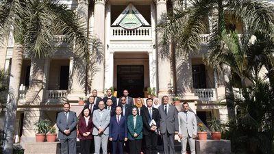 لبحث سبل التعاون المشترك.. نائب رئيس جامعة بنها تستقبل وفدا من جامعة نينجان الصينية