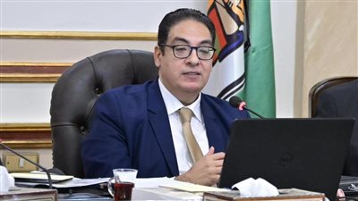 رئيس جامعة القاهرة يشهد حفل ختام الأنشطة الطلابية بالجامعة الأهلية والفرع الدولي.. ويكرم 83 طالبًا متميزًا