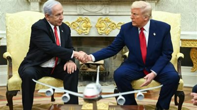 إعلام عبري: ترامب يدعو نتنياهو لزيارة البيت الأبيض هذا الشهر وضغوط أمريكية في ملفات غزة وسوريا والتطبيع